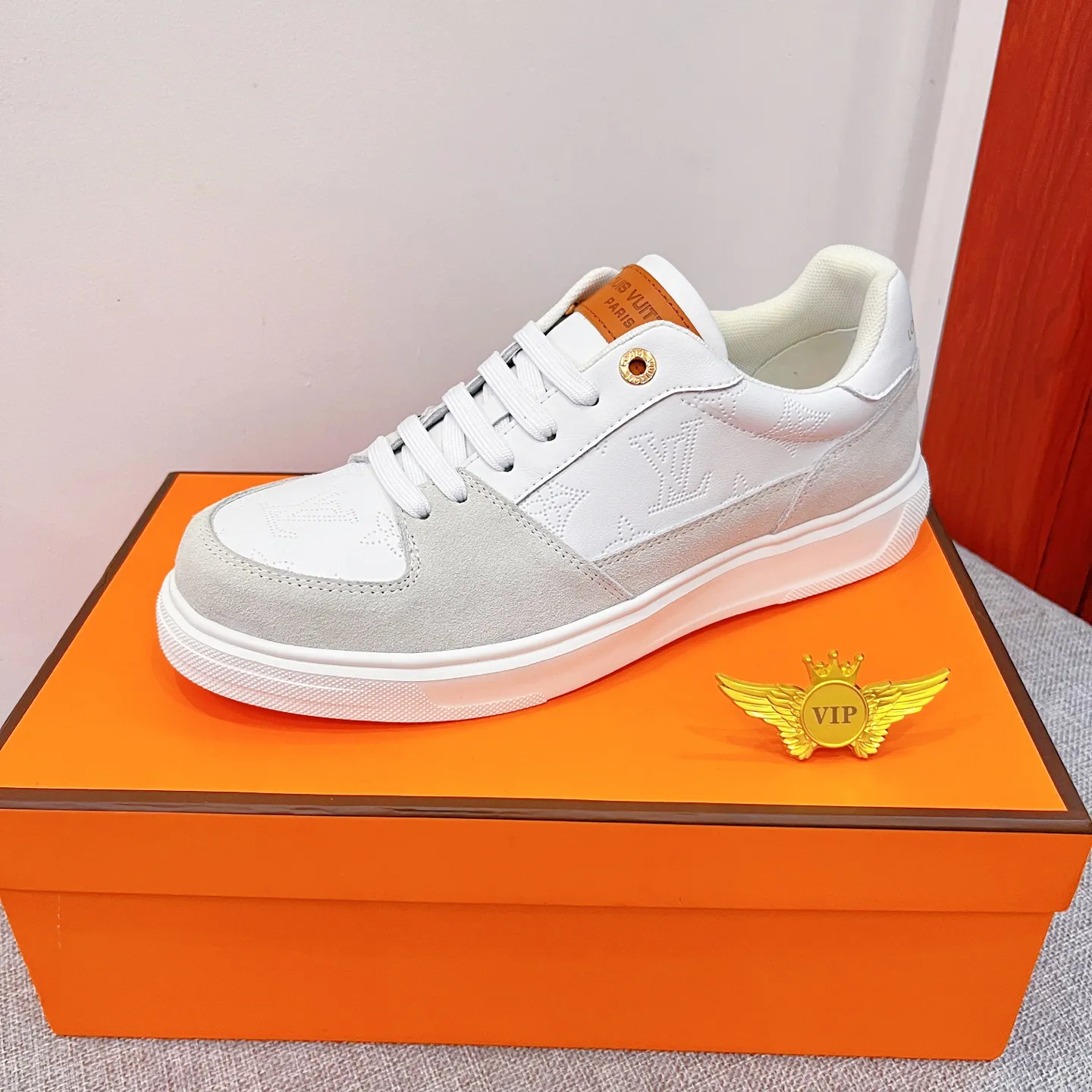 Men's shoes 💰 420💰【LV】🔥Louis Vuitton, high-end men's shoes brand official website 1:1 latest masterpiece: the upper is made of Italian imported first-layer cowhide with a comfortable and breathable lining➕original non-slip and wear-resistant outsole🔥, making walking more convenient and comfortable! An exclusive new model, a stunning work, a beautiful 1:1 replica [color] compared to the official quality! Create a fashionable personality to set off your uniqueness! A must-have for trendy men! Classic 🔥Size: 38-44 Color: 🔥 2⃣️colors available🔥.